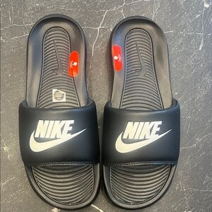 New Nike Black victori slides
